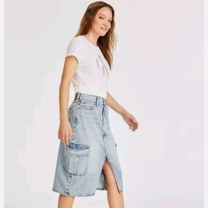 NWOT Calvin Klein JeansWomen's Denim High-Rise Cargo Midi Skirt